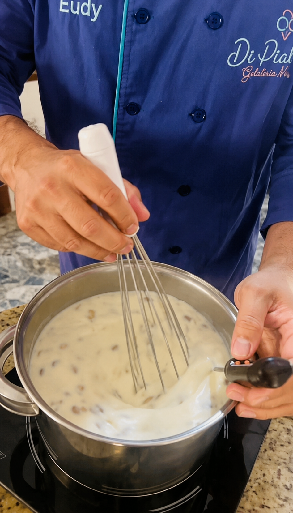 Preparo cuidadoso e textura cremosa do gelato artesanal italiano